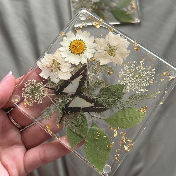 Hand made resin coaster set - Picture 3 of 3